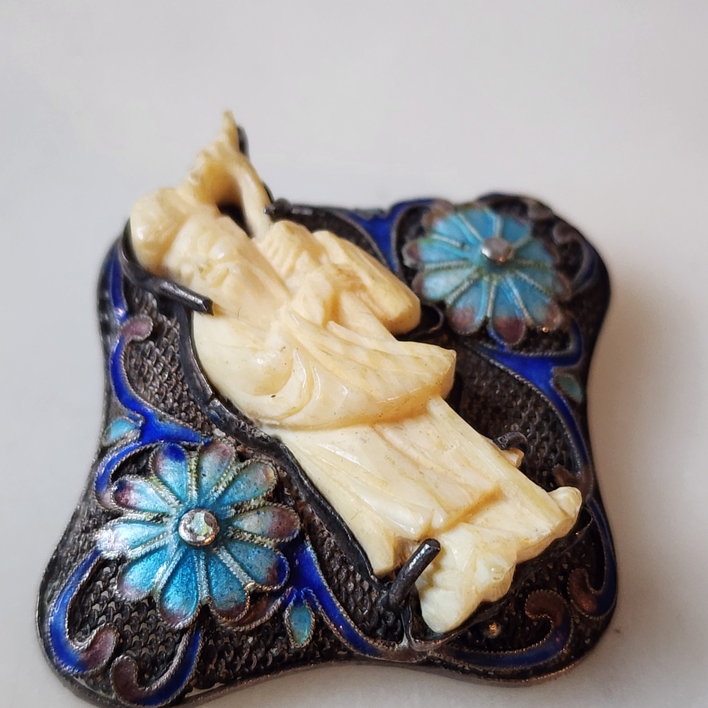 Antique | Sterling Sliver | Carved Bone | Filigree | Enamal | Brooch